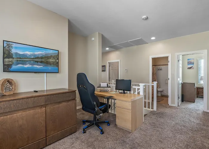 Entire In Downtown, Arizona Holiday home Surprise