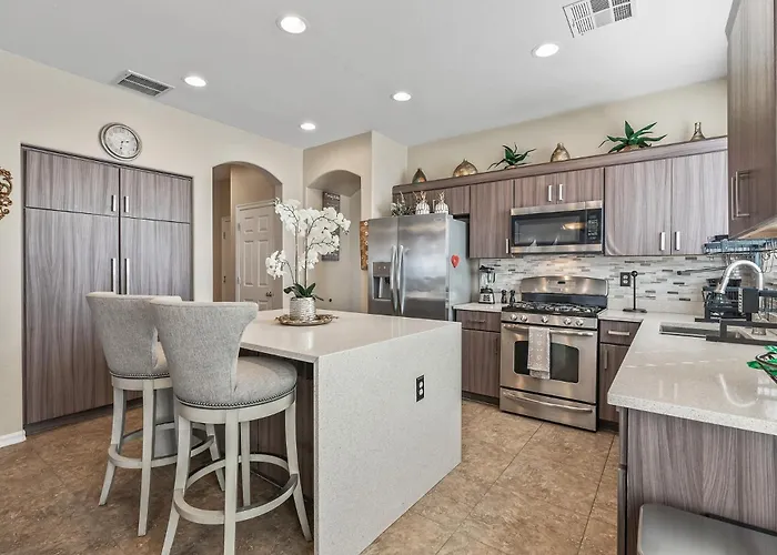 Entire In Downtown, Arizona Holiday home