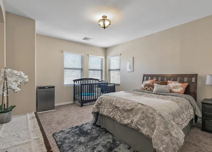 Entire In Downtown, Arizona Holiday home