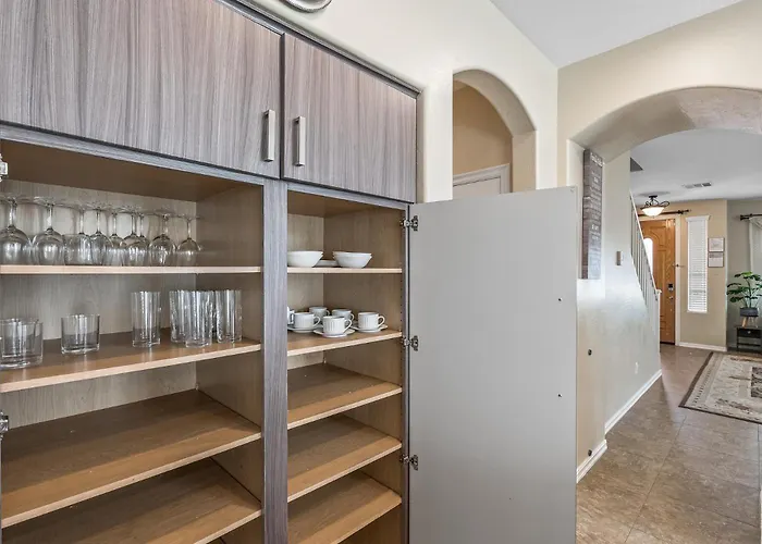 Entire In Downtown, Arizona Holiday home