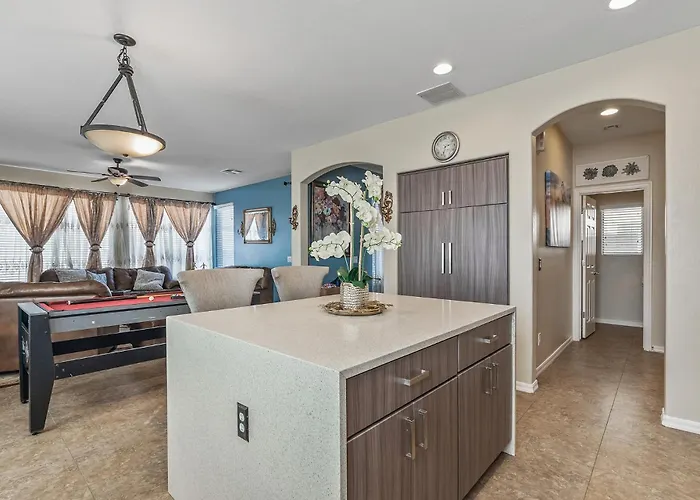 Entire In Downtown, Arizona Holiday home