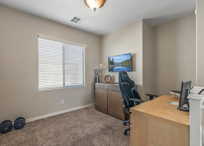 Entire In Downtown, Arizona Holiday home Surprise